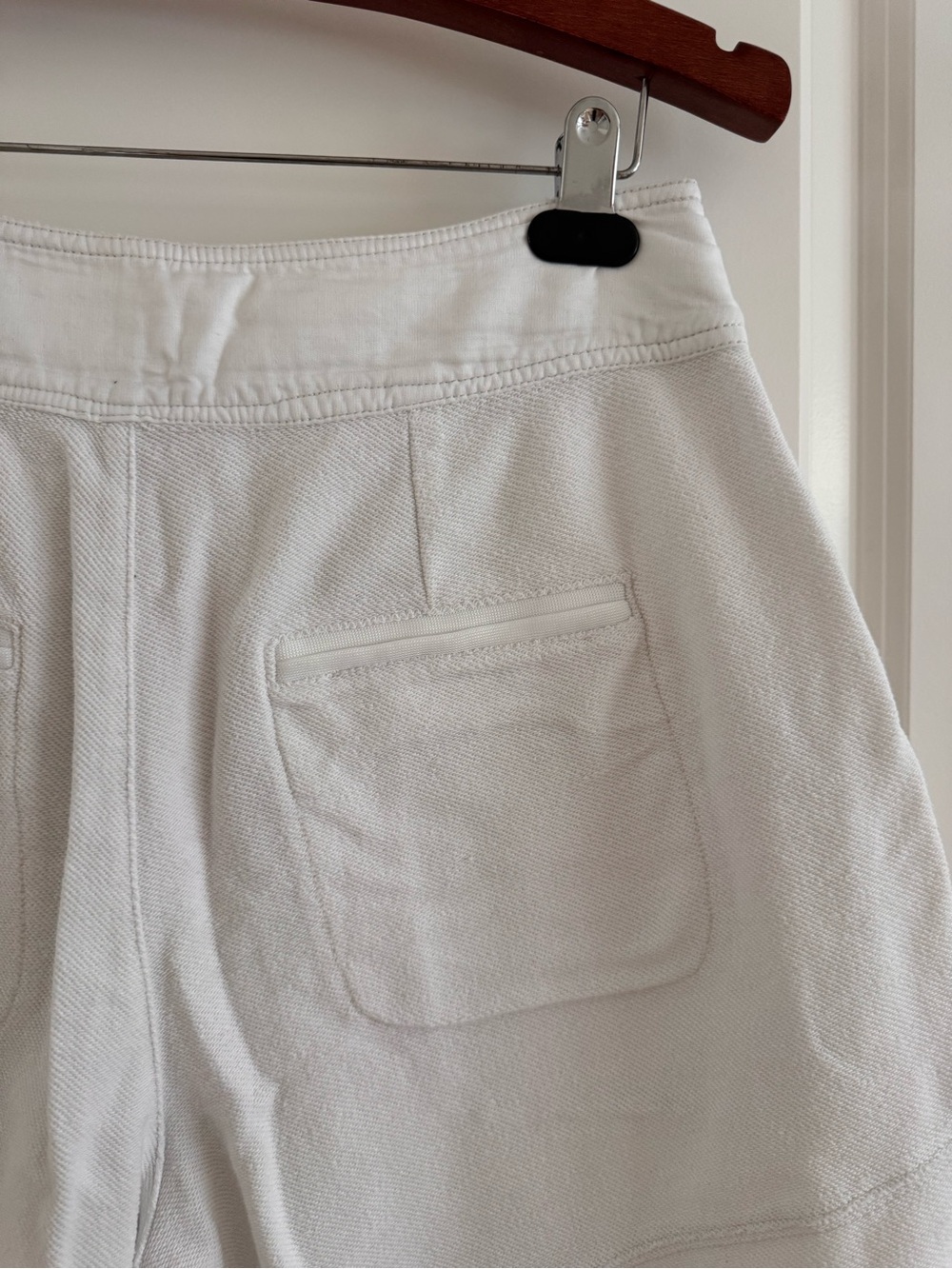 FP Movement Timko High-Waist slight barrel leg Pants in optic white - Picture 14 of 16